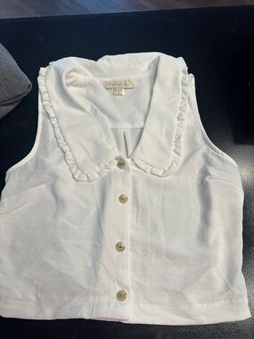 Monteau White Sleeveless Ruffle Collar Button-Front Top